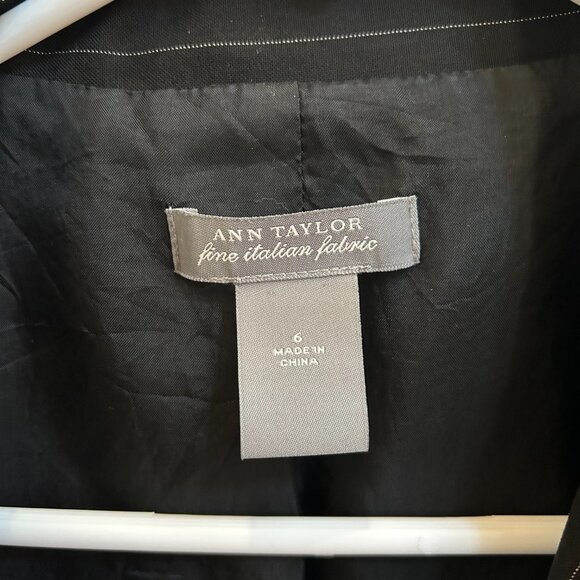 Ann Taylor Pin-Striped, Black Blazer, Sz 6 - Picture 3 of 9